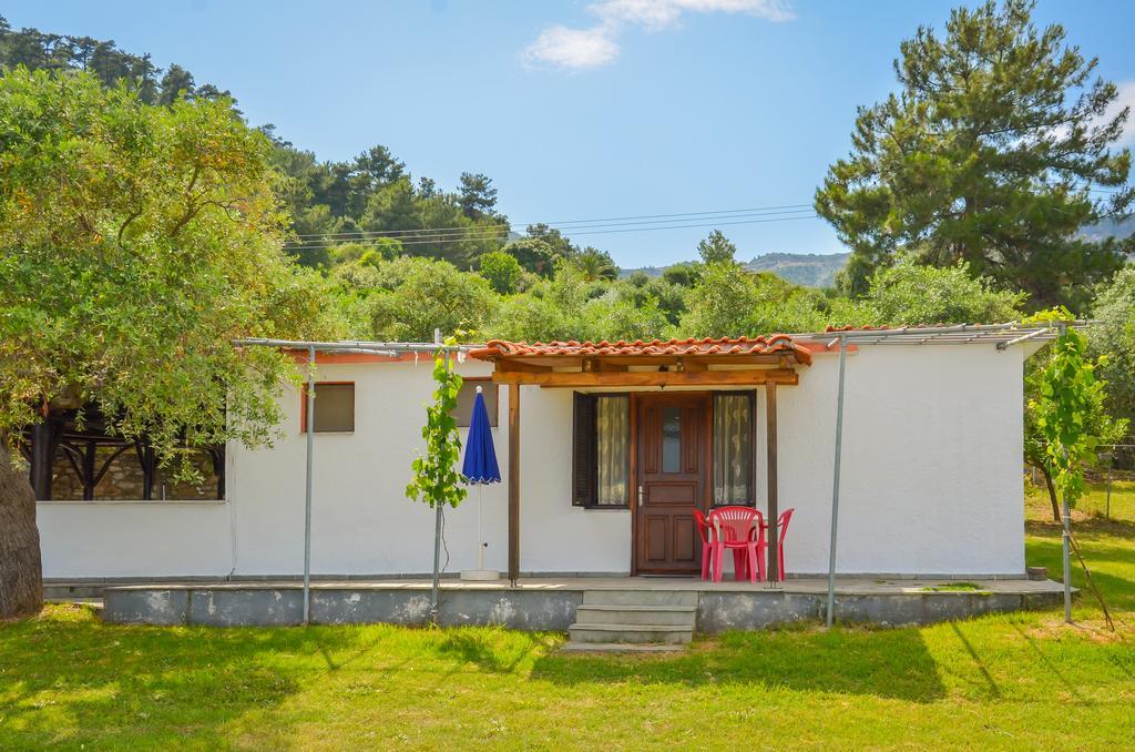 Pension Assos Koinira Exterior photo